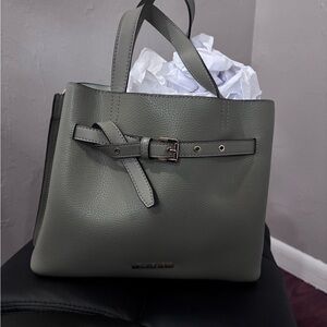 Elegant Gray Handbag